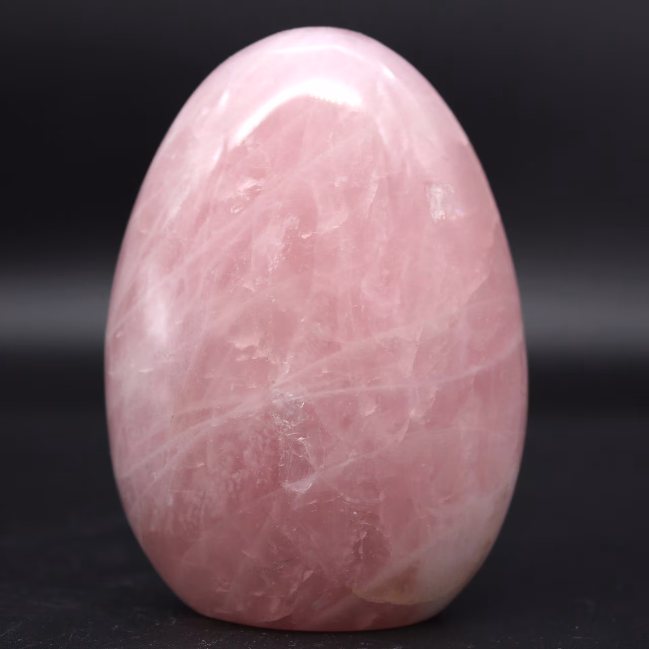 Piedra de cuarzo rosa de forma libre