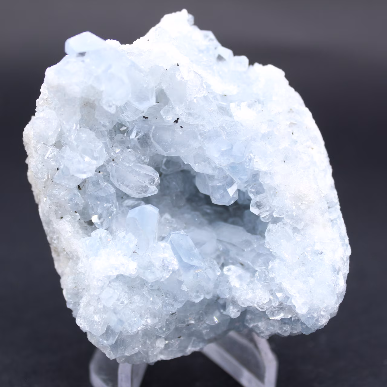 Piedra de celestita cristalizada