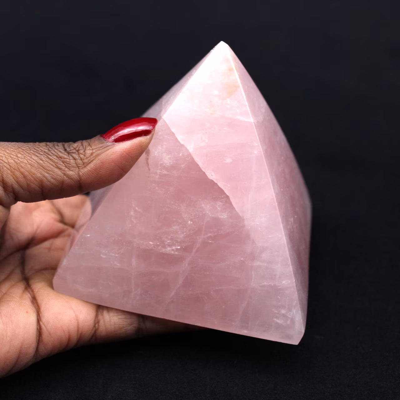 Pirámide de cuarzo rosa