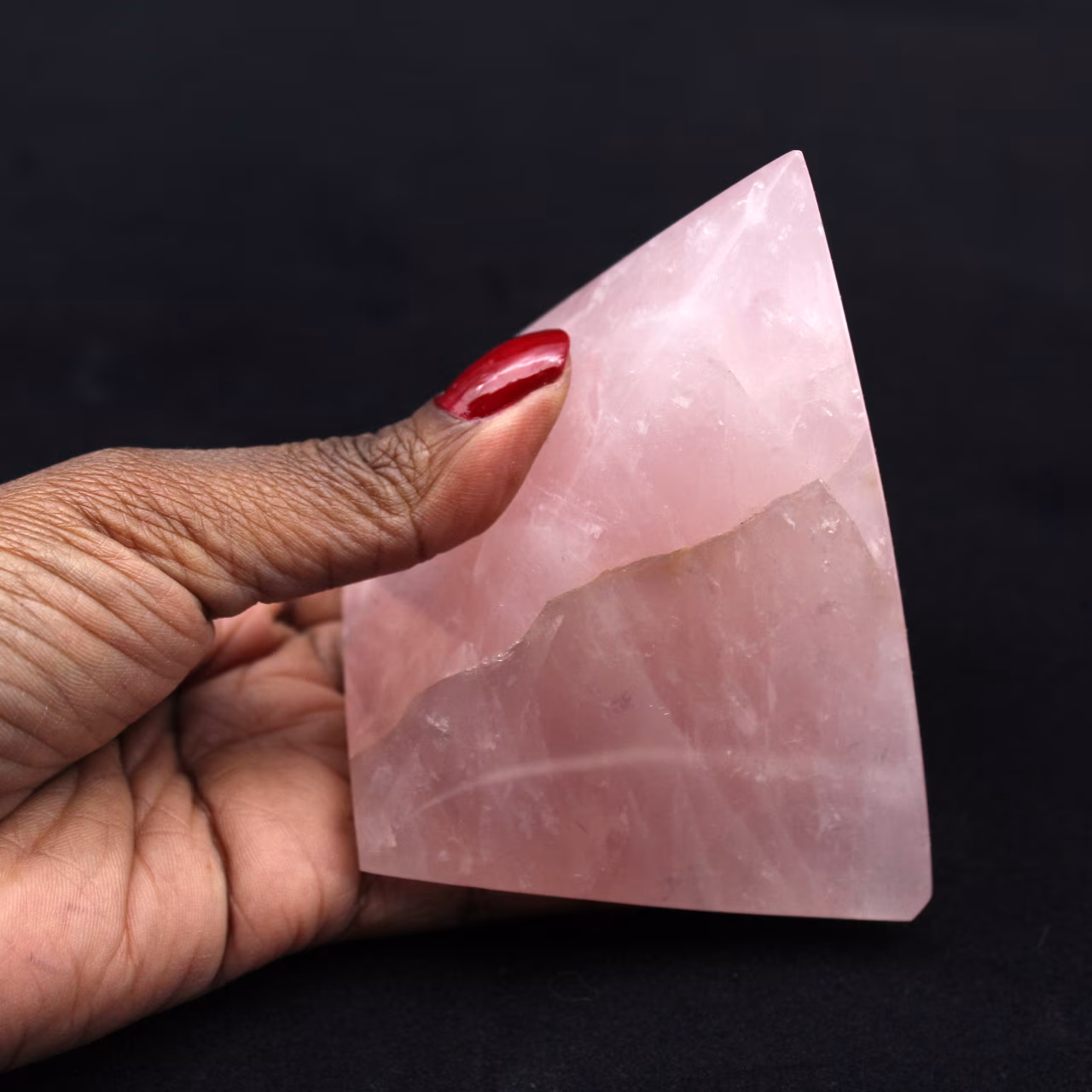 Pirámide de cuarzo rosa