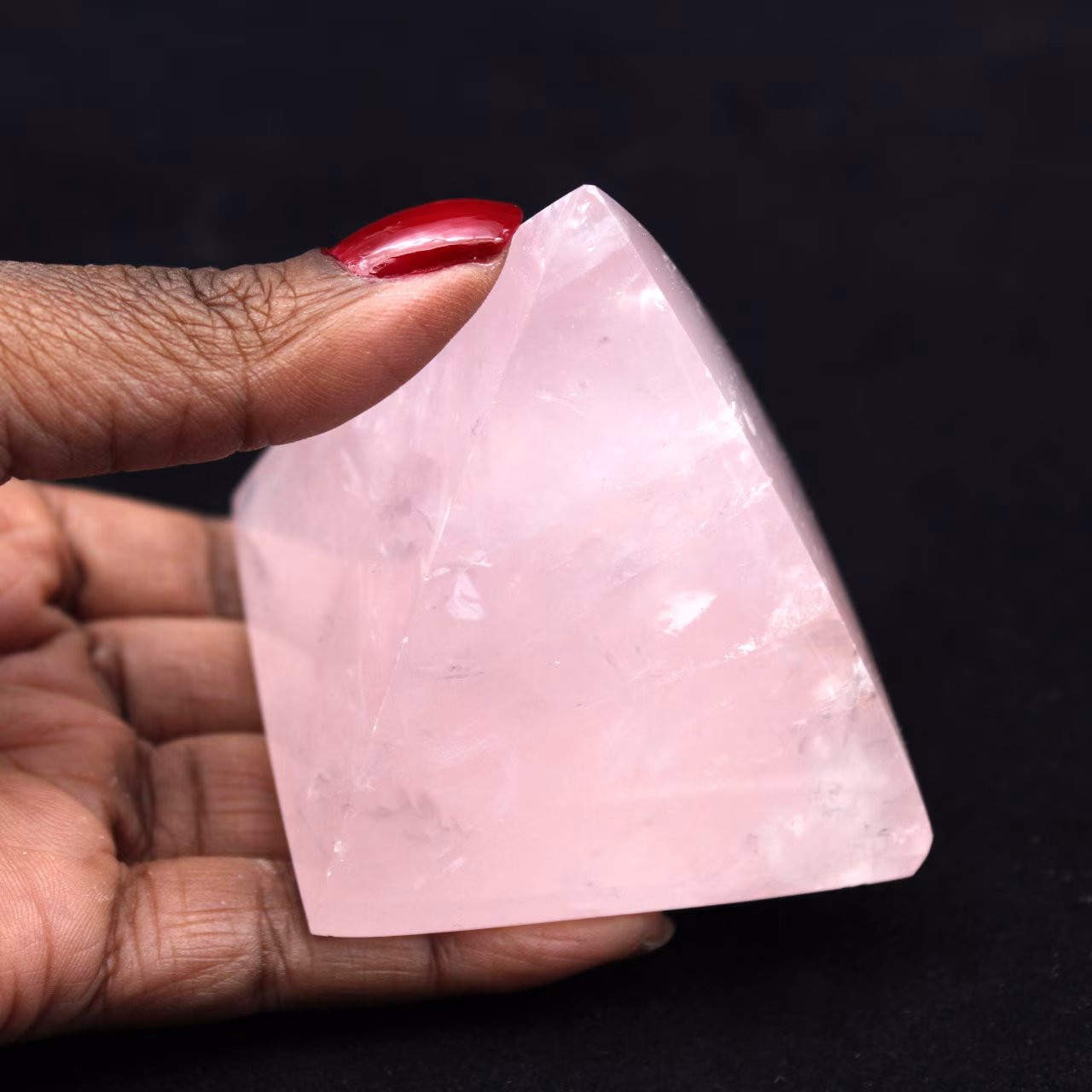 Pirámide de cuarzo rosa