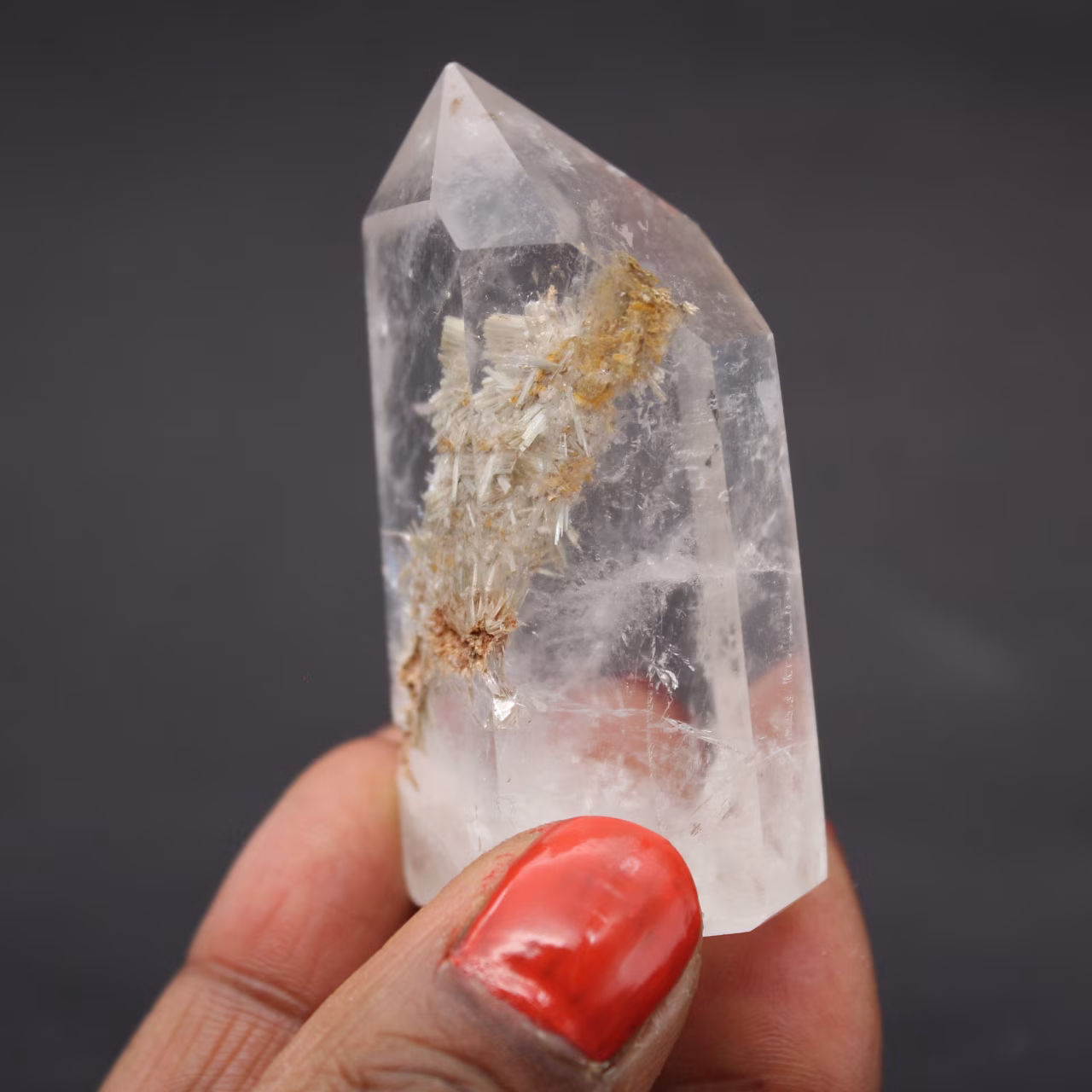 Cristal de roca con inclusión