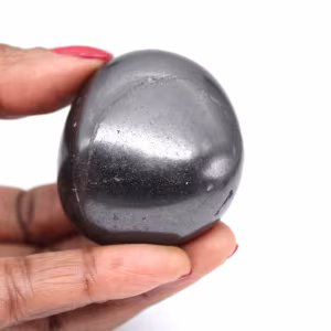 Piedra pulida de shungit