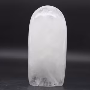 Cristal de roca pulido coleccionable.