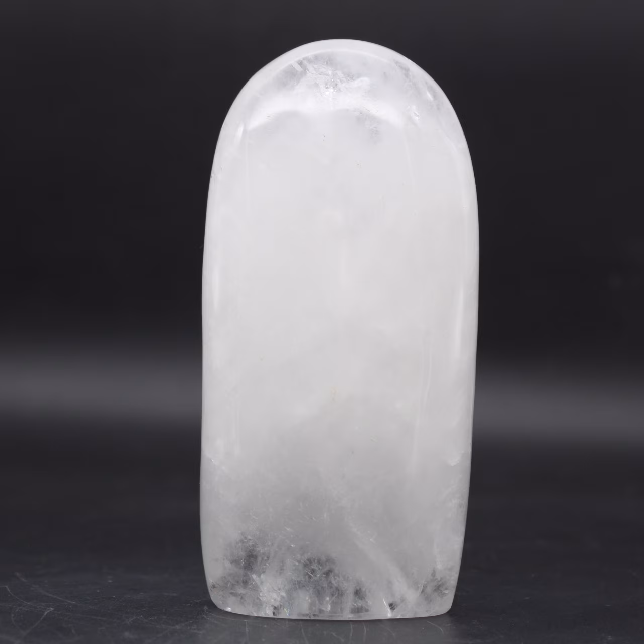 Cristal de roca pulido coleccionable.