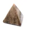 Pirámide de piedra microclina de Madagascar - 2
