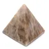 Pirámide de piedra microclina - 2