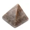 Pirámide de piedra microclina de Madagascar - 0