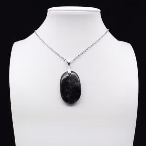 Colgante de turmalina negra
