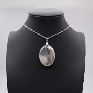 Colgante de ágata con flor ovalada