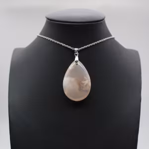 Colgante de ágata con forma de flor