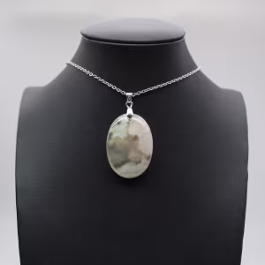 Colgante de ágata con flor ovalada