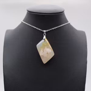 Colgante de diamante y ágata flor