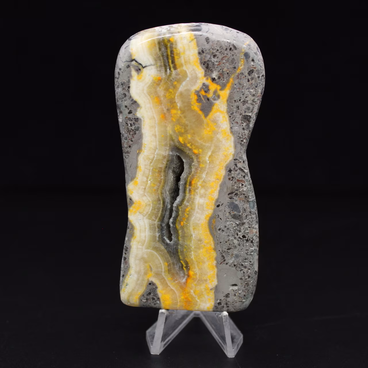 Piedra volcánica abejorro de jaspe liso