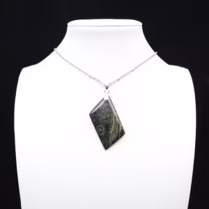 Colgante de jaspe Kambamba en forma de diamante