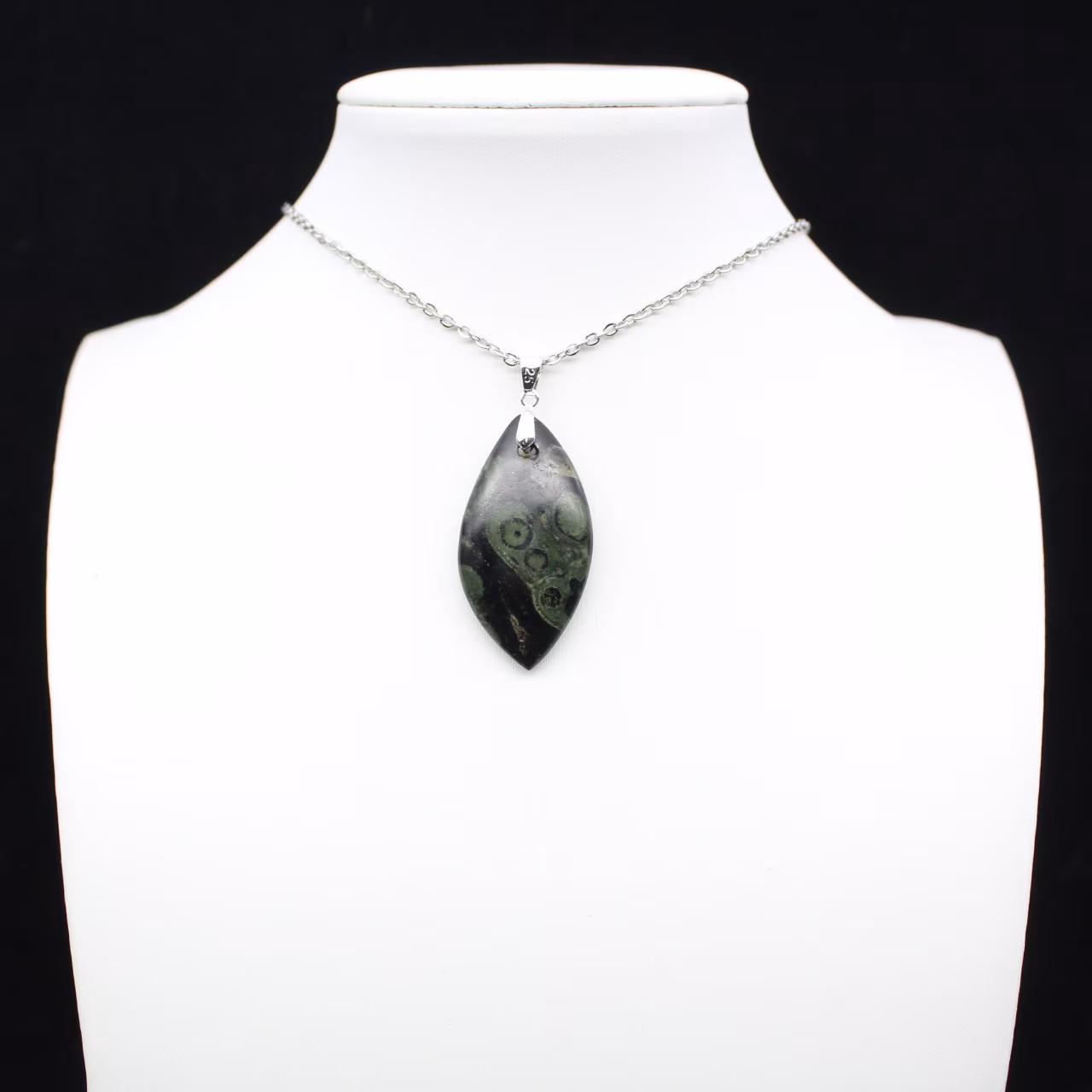 Colgante de hoja de jaspe kambamba