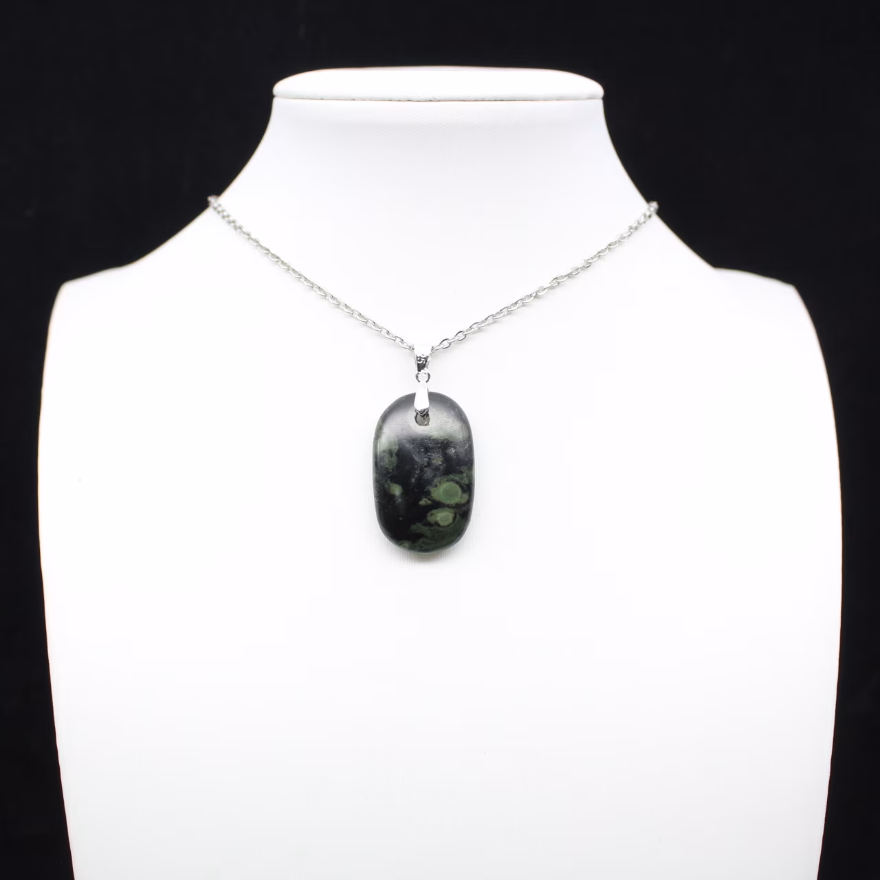 Colgante de jaspe kambamba de forma ovalada