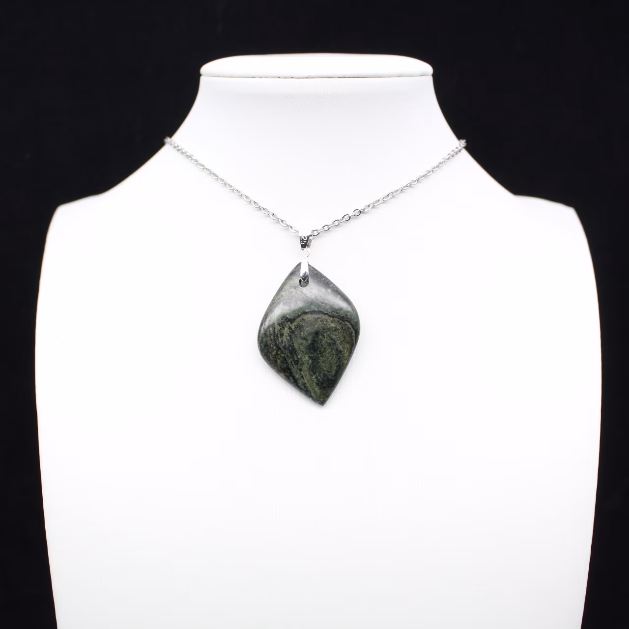 Colgante de hoja de jaspe kambamba