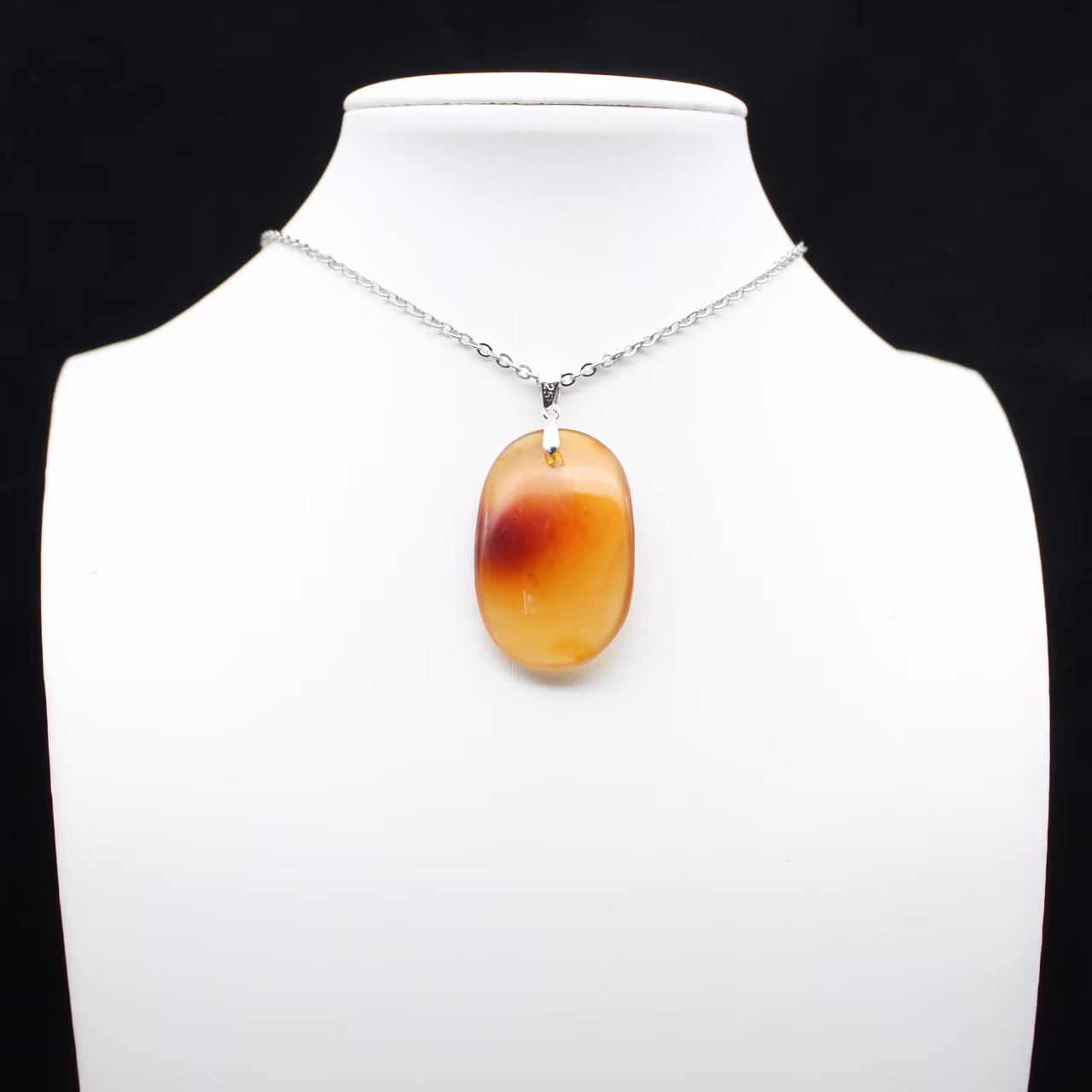 Colgante de piedra cornalina