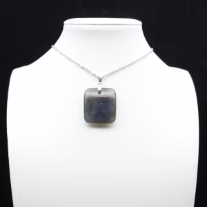Colgante de piedra labradorita cuadrada