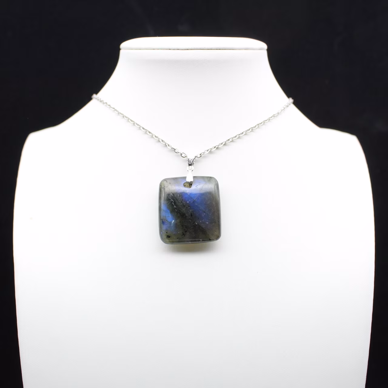 Colgante de piedra labradorita cuadrada