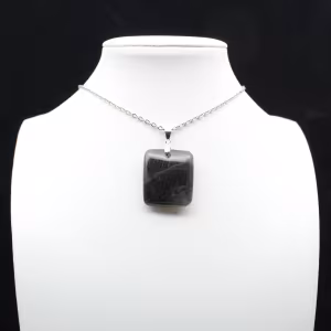 Colgante de piedra labradorita cuadrada