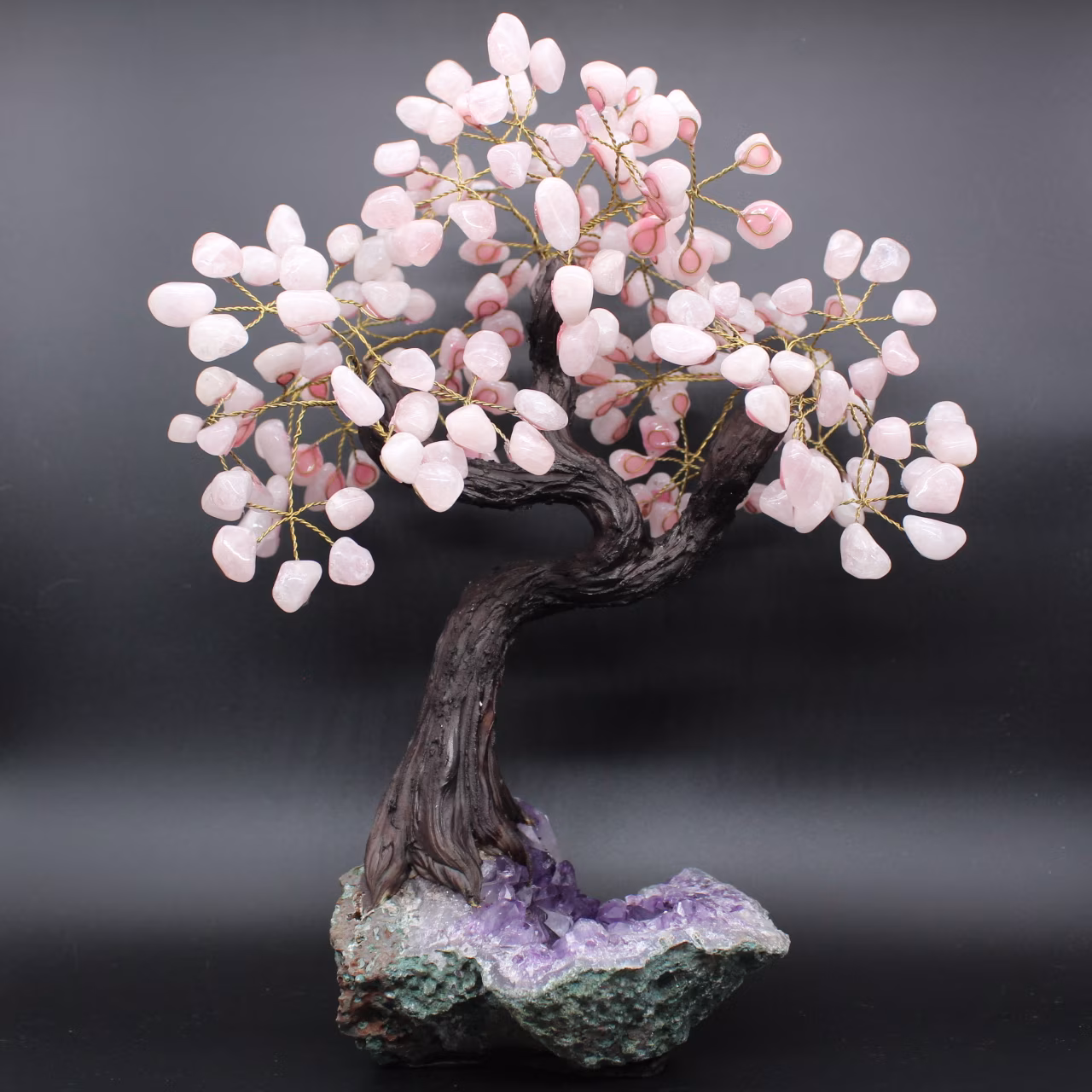 Árbol mineral con base de amatista y hojas de cuarzo rosa
