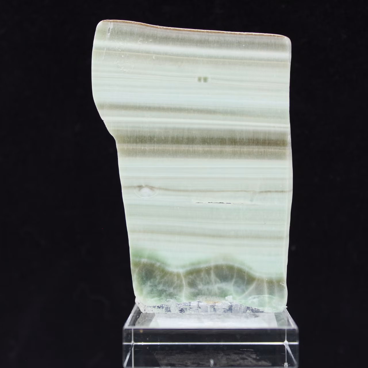 Piedra de aragonita verde ideal para colección