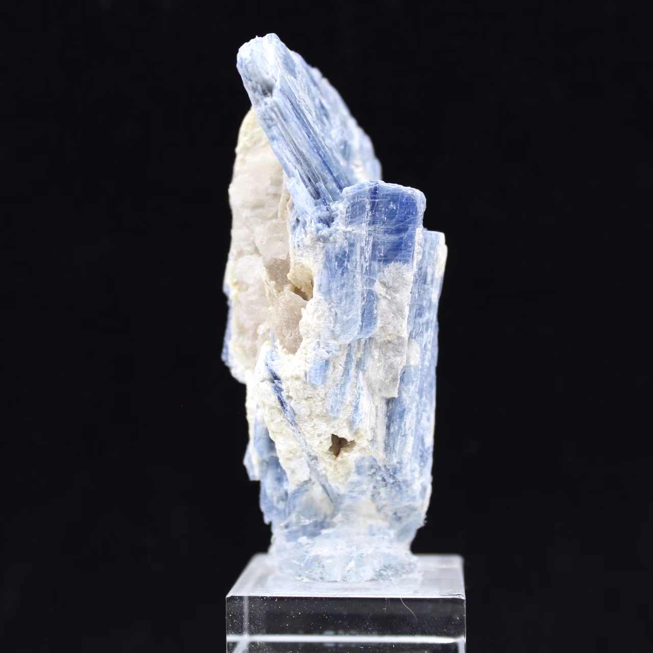 Cristales de cianita
