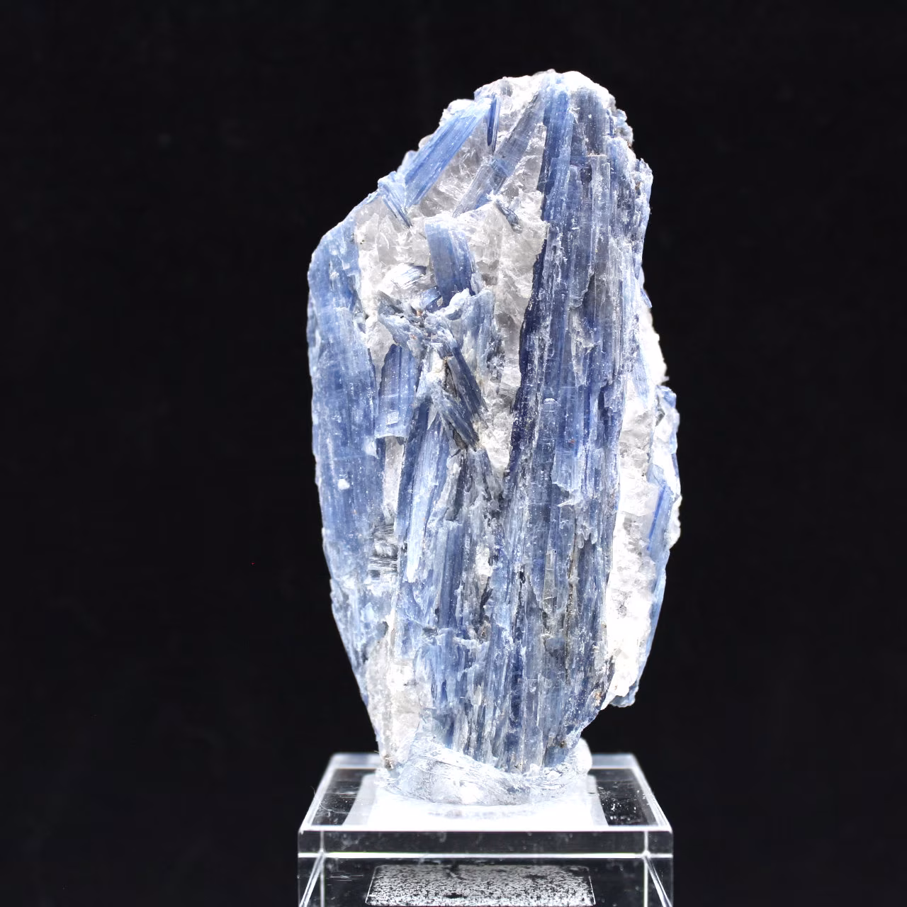 Cristales de cianita