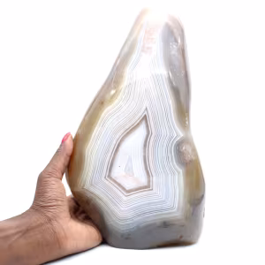 Cornalina natural pulida, gran adorno mineral de Madagascar.