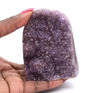 Geoda de amatista de Brasil: un tesoro mineralógico