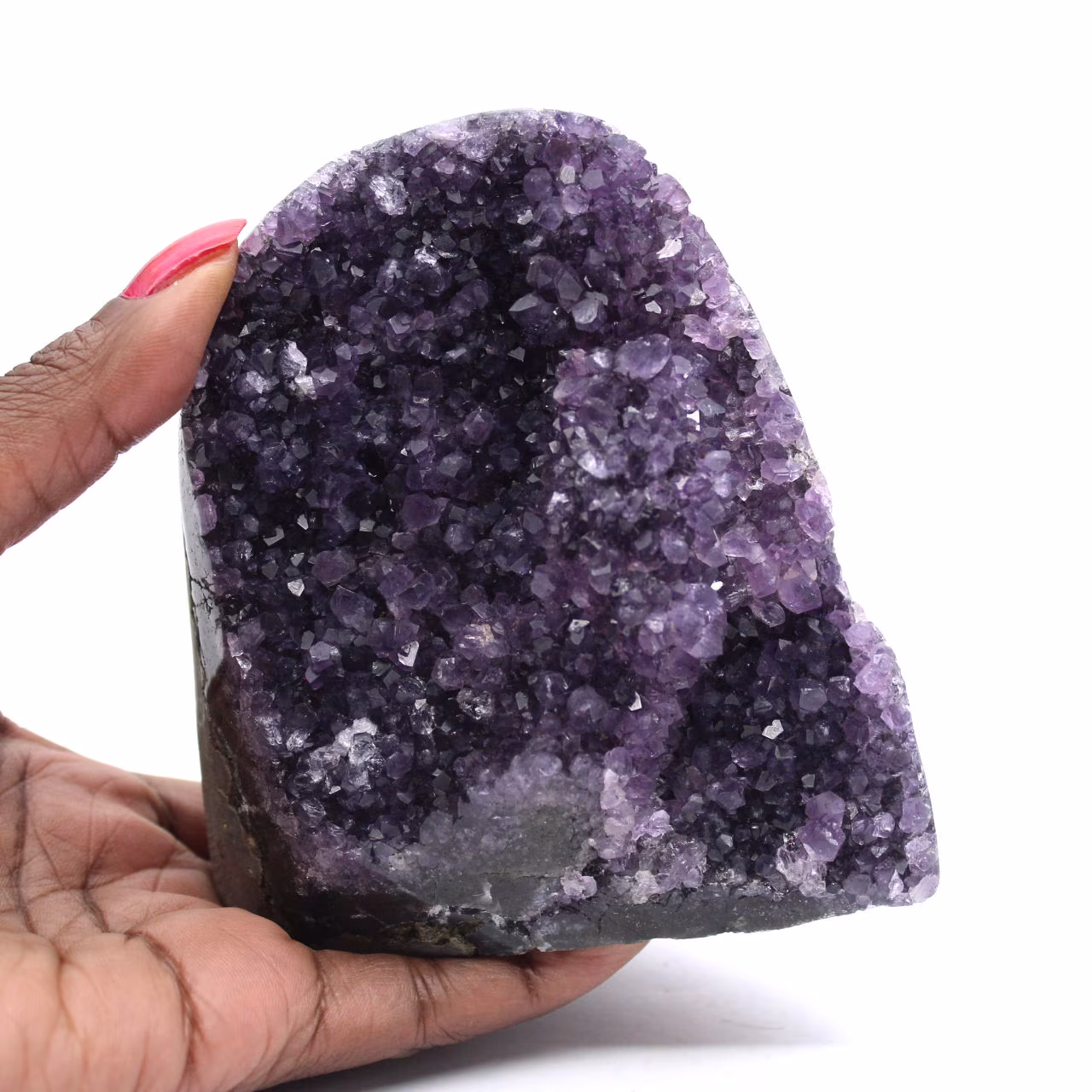 Geoda de bolsillo de amatista brasileña: un pequeño tesoro geológico
