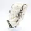 Pequeño ejemplar de mica sobre cuarzo blanco. - 2