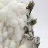 Pequeño ejemplar de mica sobre cuarzo blanco. - 6