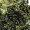 Cristales de epidota verde sobre una matriz de Imilchil - 6