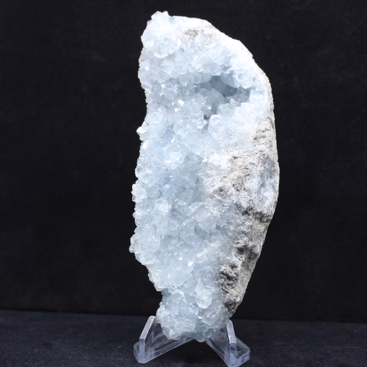 Celestita de Madagascar: Geoda de cristal azul