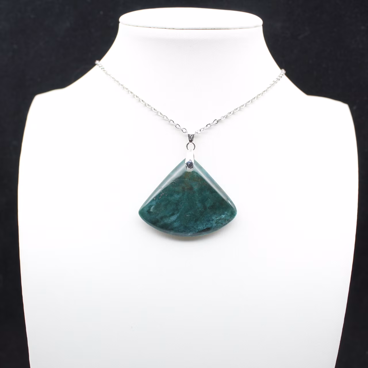 Colgante de apatita azul de Madagascar - Brillo vítreo