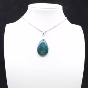 Colgante de apatita azul de Madagascar: pequeño ejemplar precioso