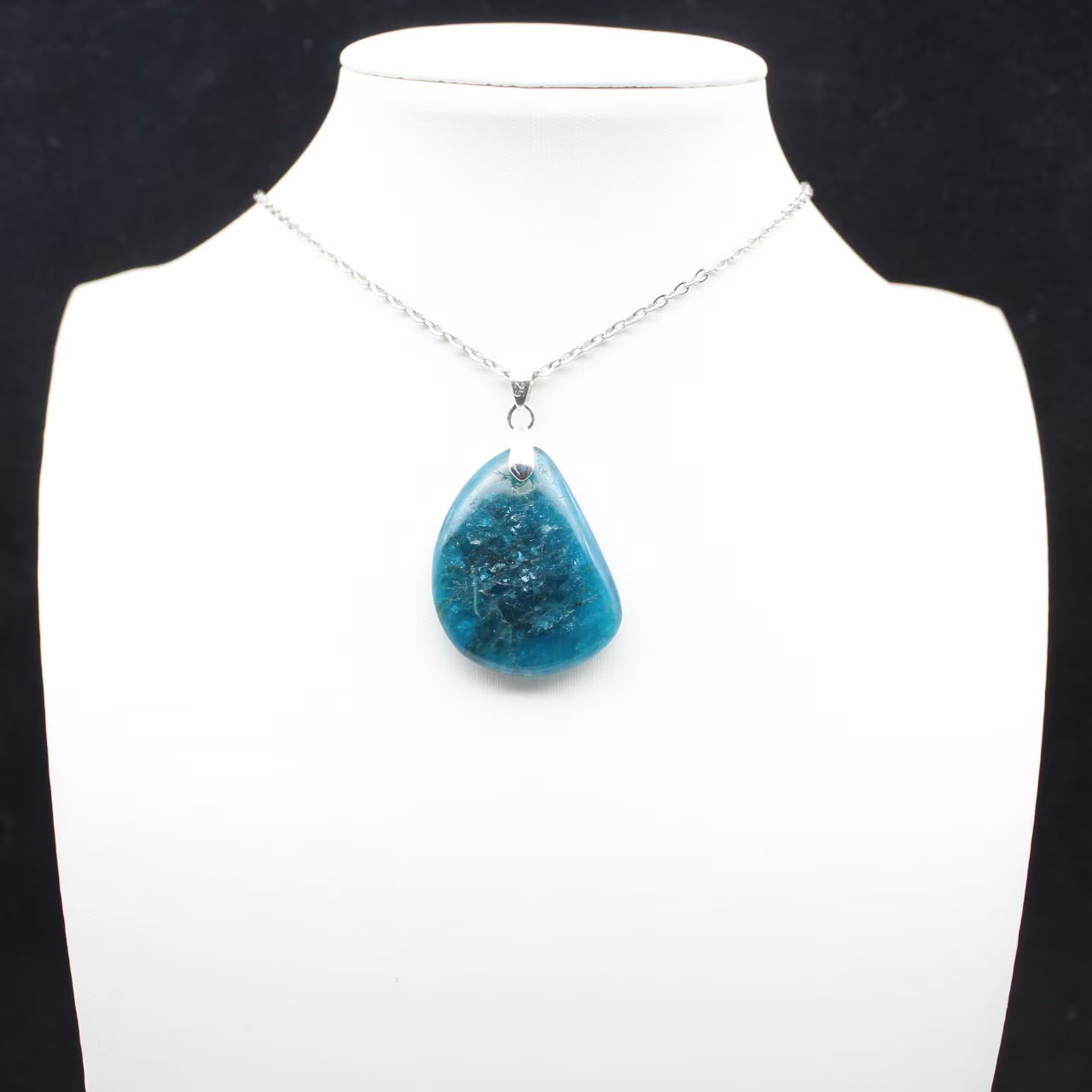 Colgante de apatita azul de Madagascar - Crystal Sparkle