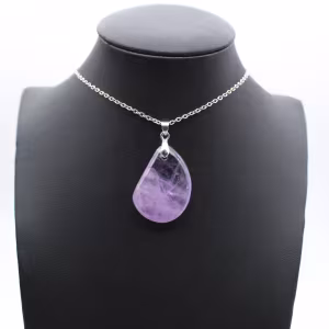 Colgante de amatista: auténtico ejemplar mineral