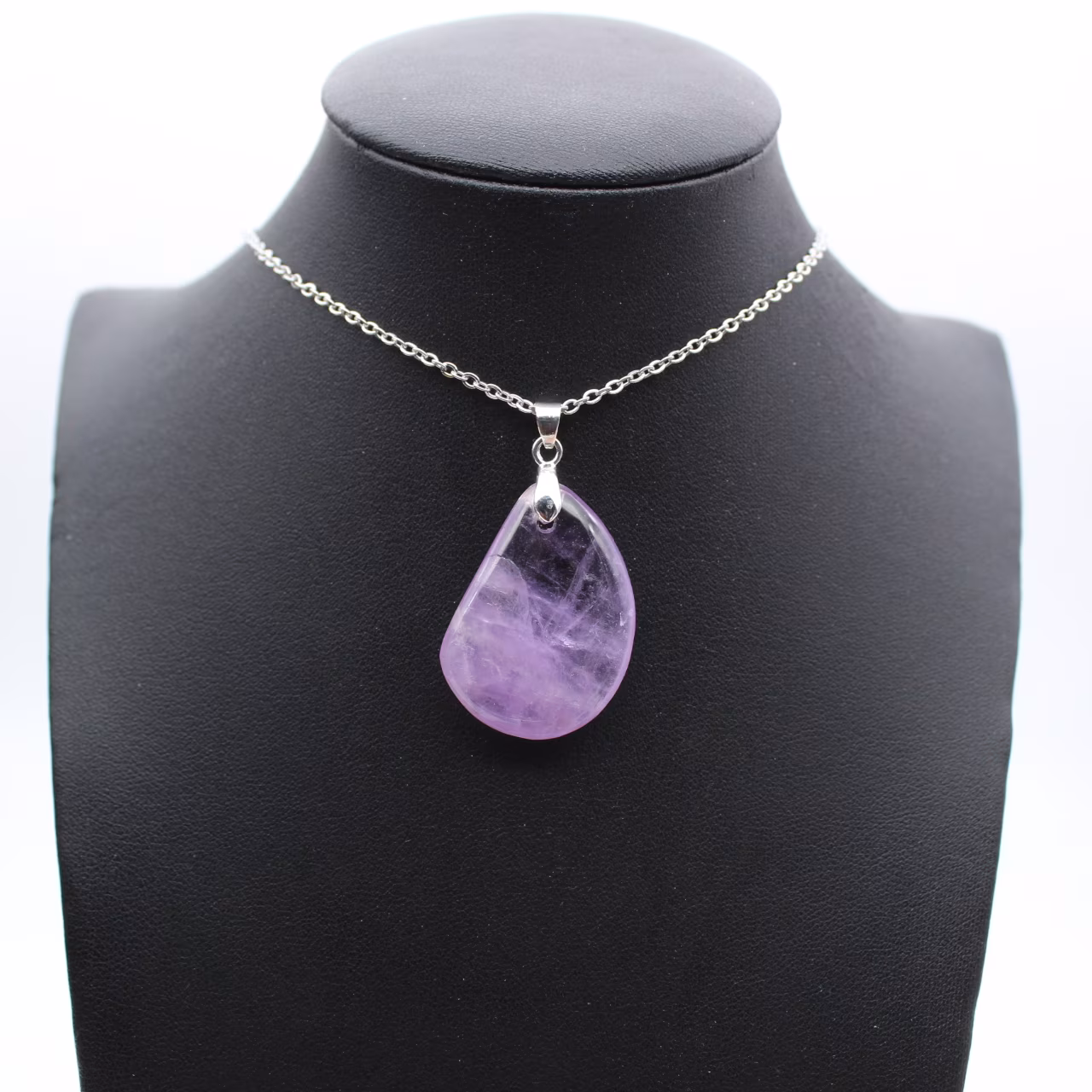 Colgante de amatista: auténtico ejemplar mineral