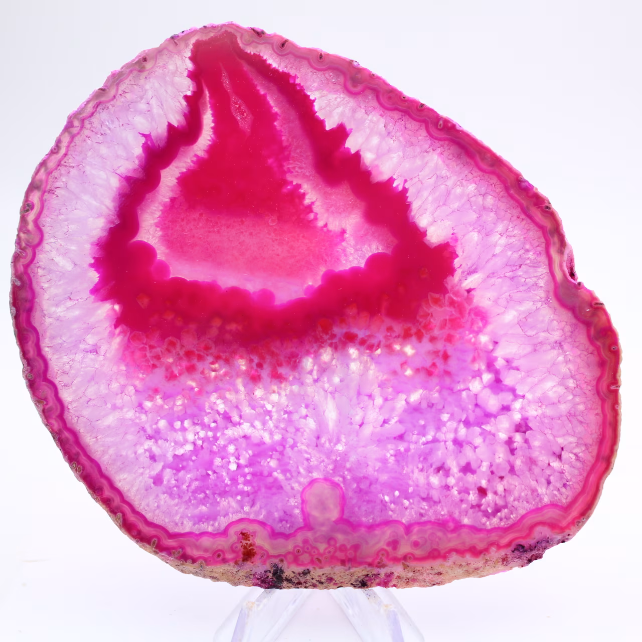 Rebanada pulida de ágata teñida de rosa