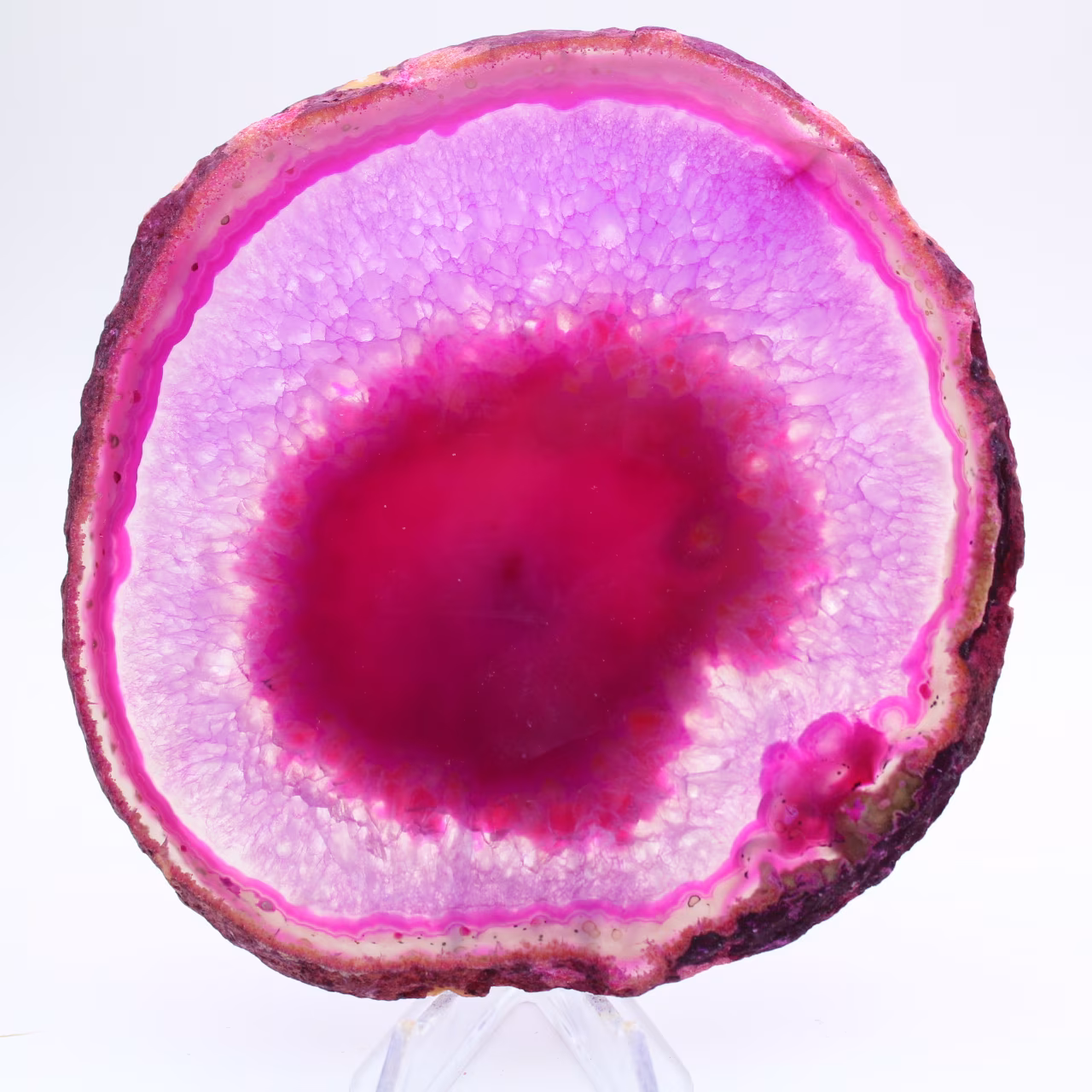 Trozo de ágata teñida de color rosa para coleccionar