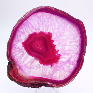 Rebanada decorativa de ágata teñida de rosa