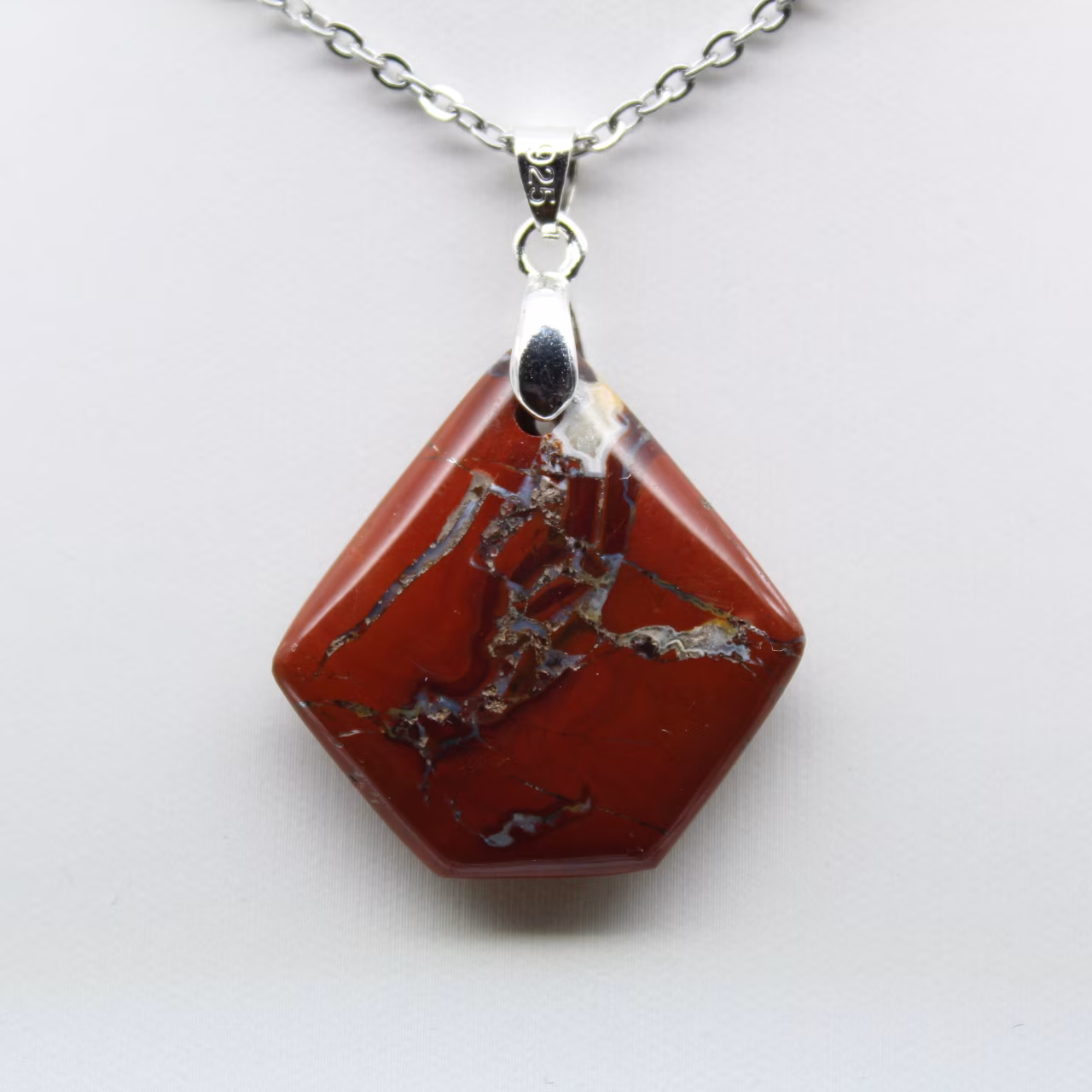 Colgante mineral de jaspe rojo