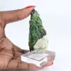 70 g de diópsido de cromo en bruto sobre una base de piedra natural finlandesa - 1