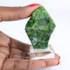 Cromodiópsido finlandés en bruto, muestra verde sobre base de 80 g. - 1