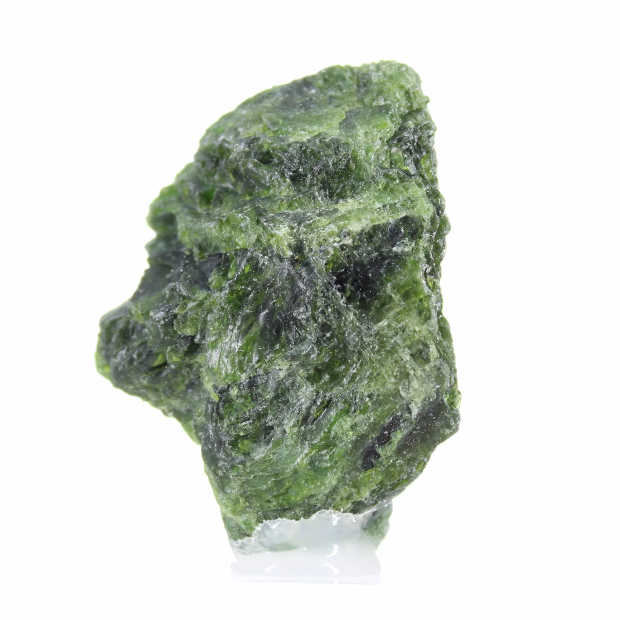 Cromodiópsido en bruto, mineralogía de Finlandia sobre un soporte de 65 g
