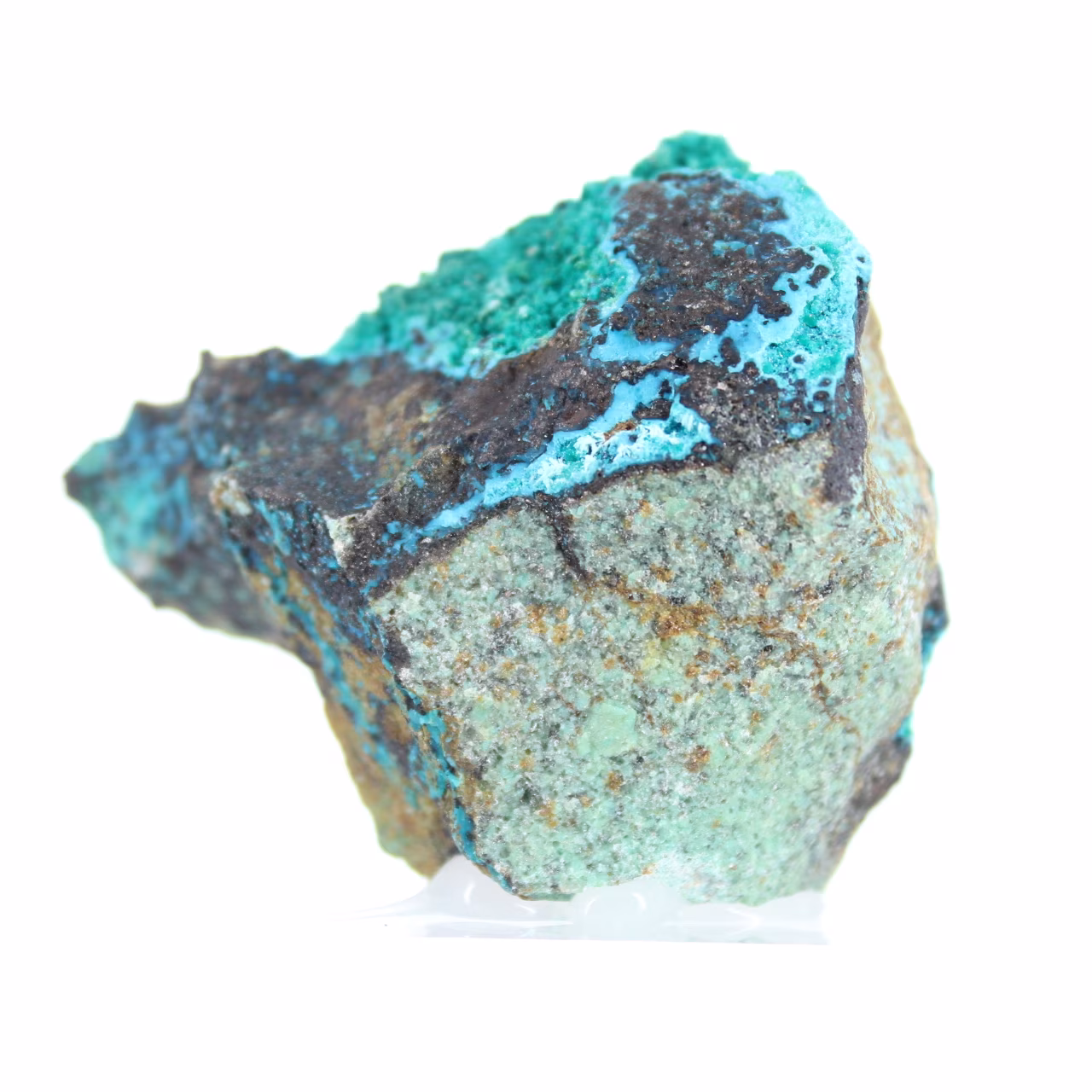 Ejemplar mineralógico de brochantita verde de Chile sobre una base.